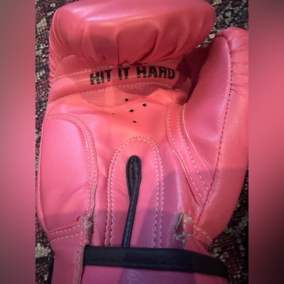 Women’s Hot Pink Title Boxing Gloves, Small - Picture 7 of 12